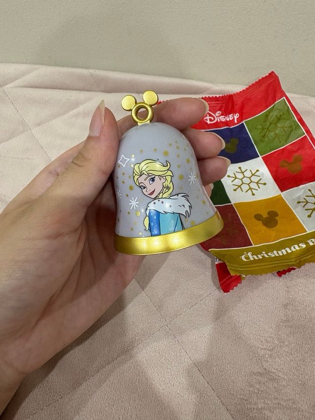 Campana solidaria Elsa Frozen Carrefour Navidad