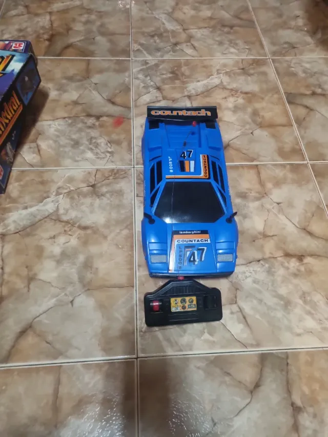 Coche teledirigido Lamborghini Countach