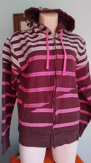 Chaqueta deportiva con rayas