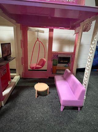 Supercasa Barbie con ascensore