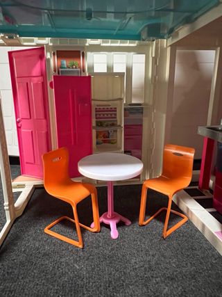 Supercasa Barbie con ascensore