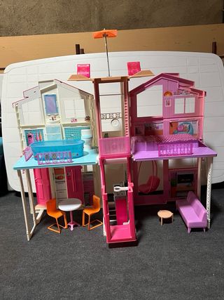Supercasa Barbie con ascensore