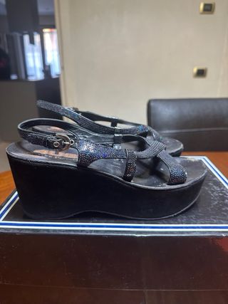 Sandali Paciotti paiette, zeppa scamosciata nera