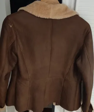 Chaqueta de piel vacuna forrada