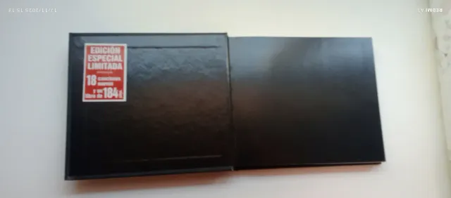 Libro y CD Barricada - La Tierra Está Sorda