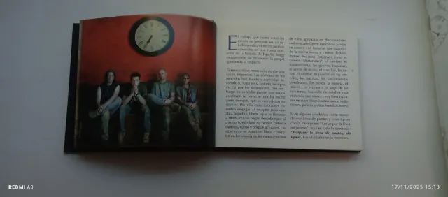 Libro y CD Barricada - La Tierra Está Sorda