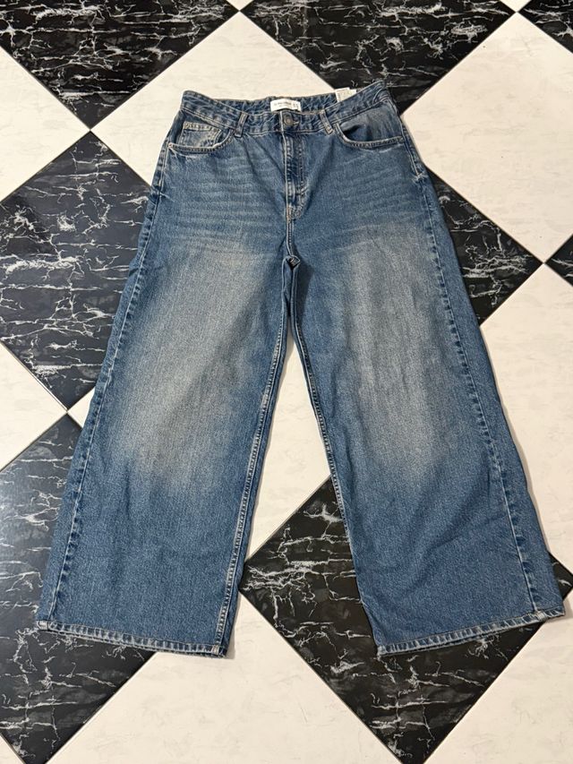 Vaqueros Anchos Pull and Bear