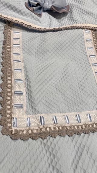 Saco para carrito de bebé azul, gris y blanco