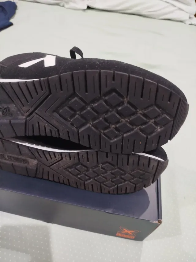 Zapatillas Munich Negras y Blancas