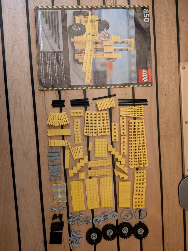 Lego 850 Forklift 1977