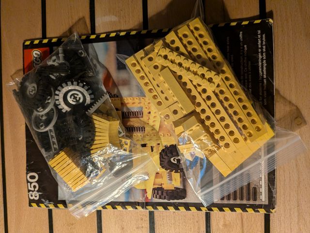 Lego 850 Forklift 1977