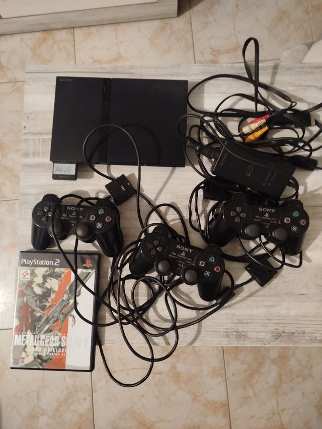 Consola PlayStation 2 + Metal Gear Solid 2