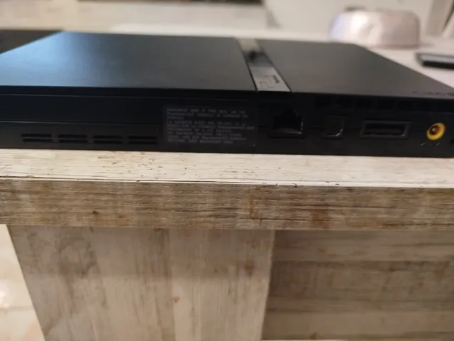 Consola PlayStation 2 + Metal Gear Solid 2