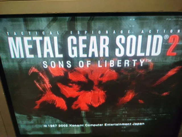 Consola PlayStation 2 + Metal Gear Solid 2
