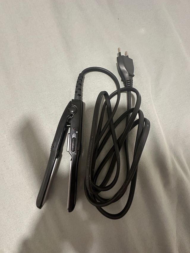 Plancha de pelo mini negra