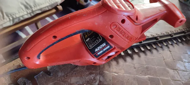 Cortasetos Eléctrico Black & Decker 420W