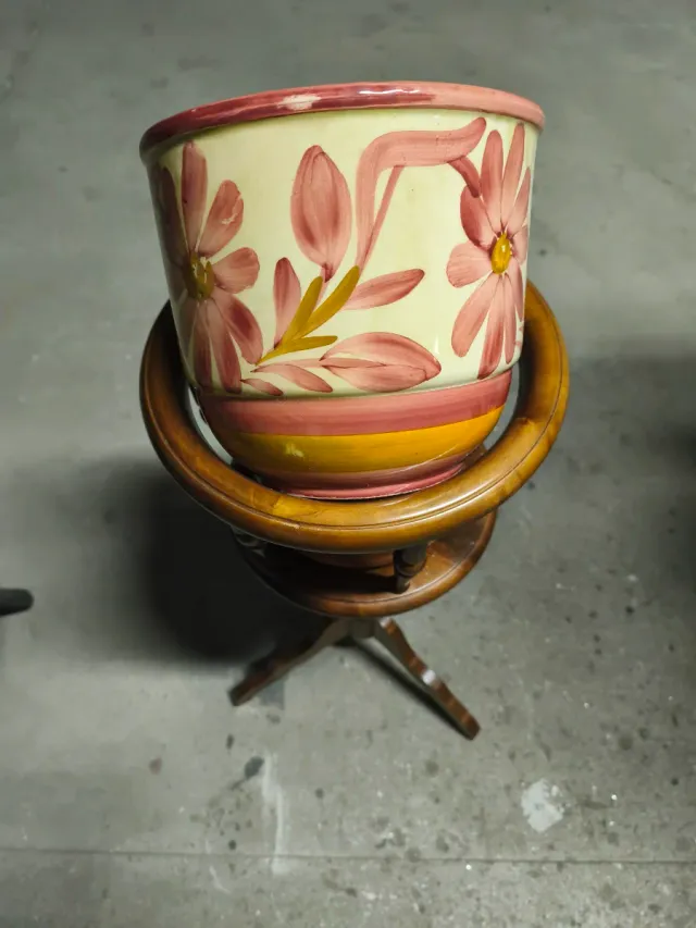 Soporte plantas madera con tiesto cerámica