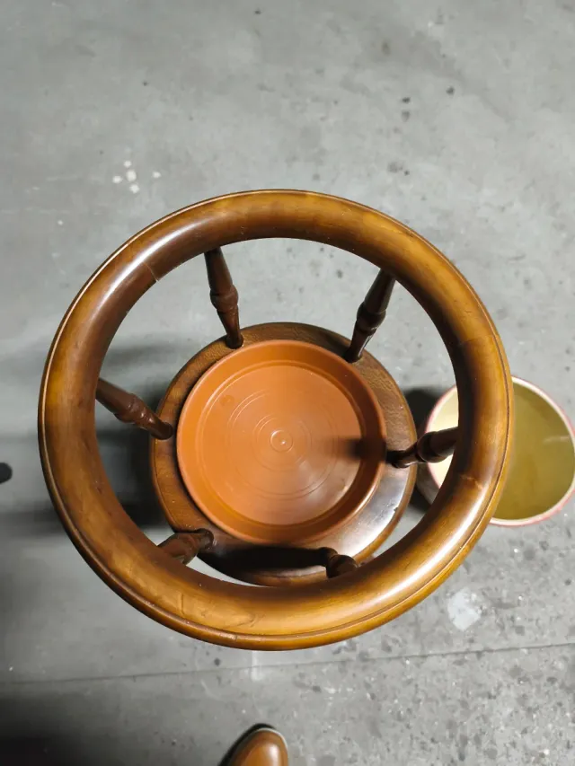 Soporte plantas madera con tiesto cerámica