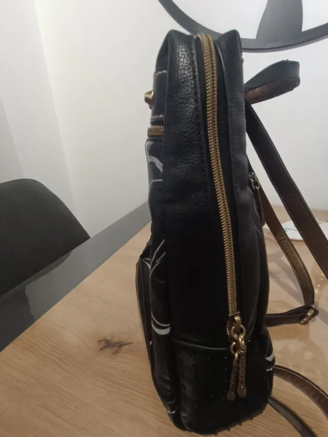 Bolso Negro y Dorado Mujer