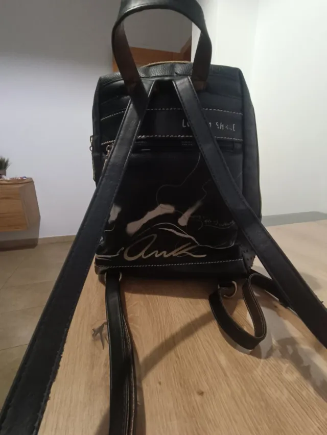 Bolso Negro y Dorado Mujer