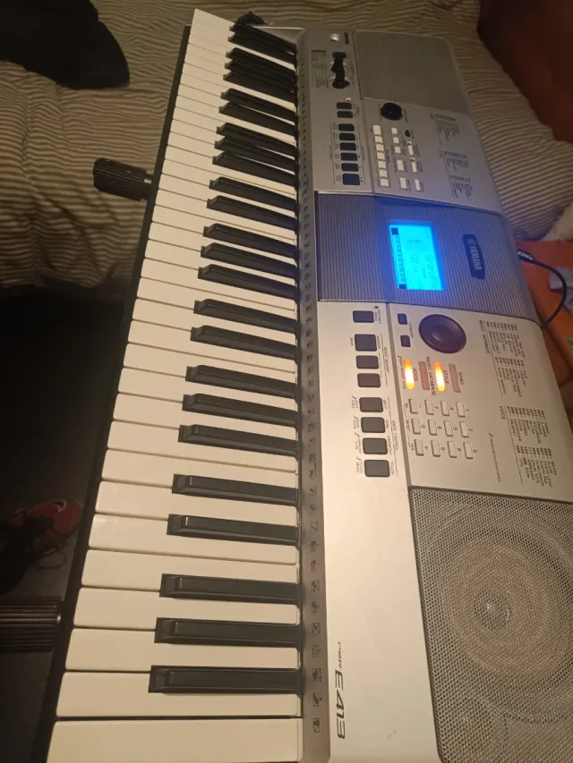 Yamaha PSR E413 Teclado Electrónico