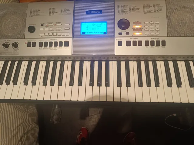 Yamaha PSR E413 Teclado Electrónico
