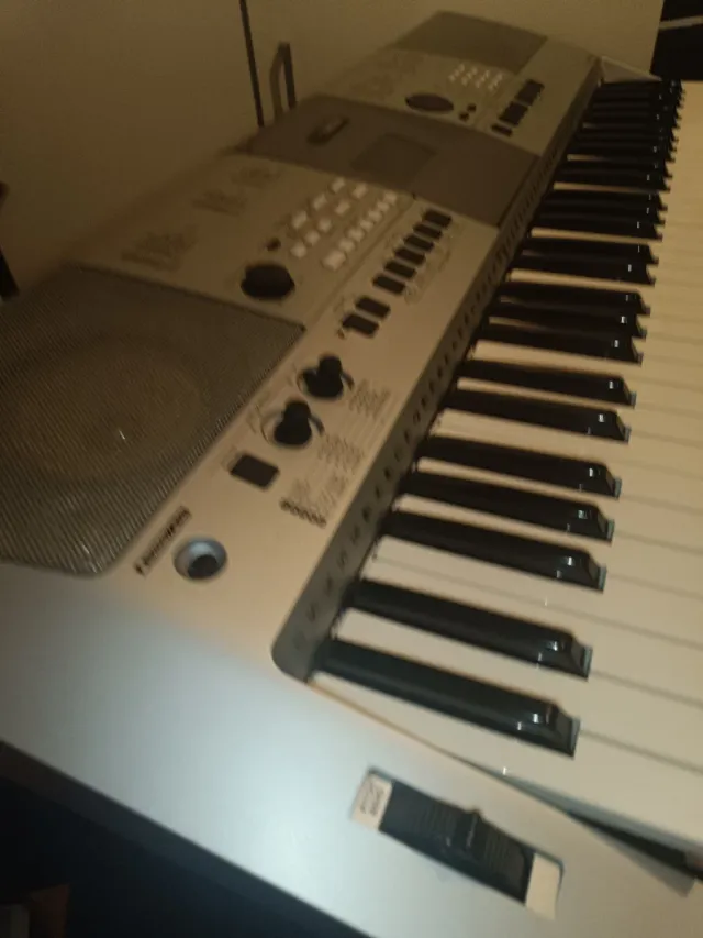 Yamaha PSR E413 Teclado Electrónico