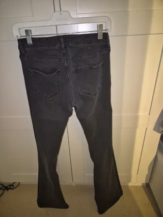 Pantalones campana negros Zara