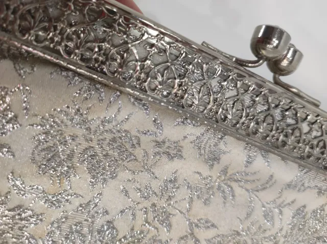 Bolso fiesta vintage plateado. Años 60-70.