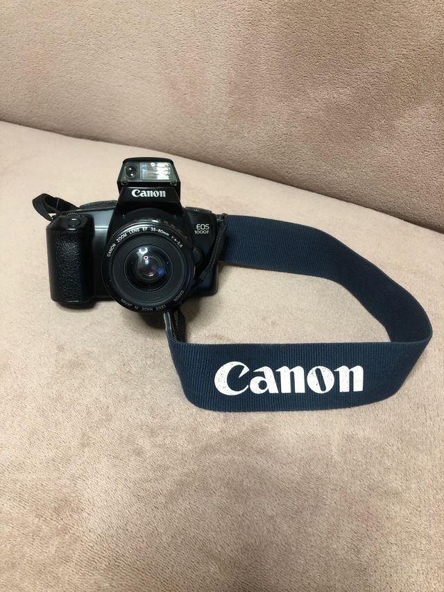 Cámara analógica Canon EOS 1000F