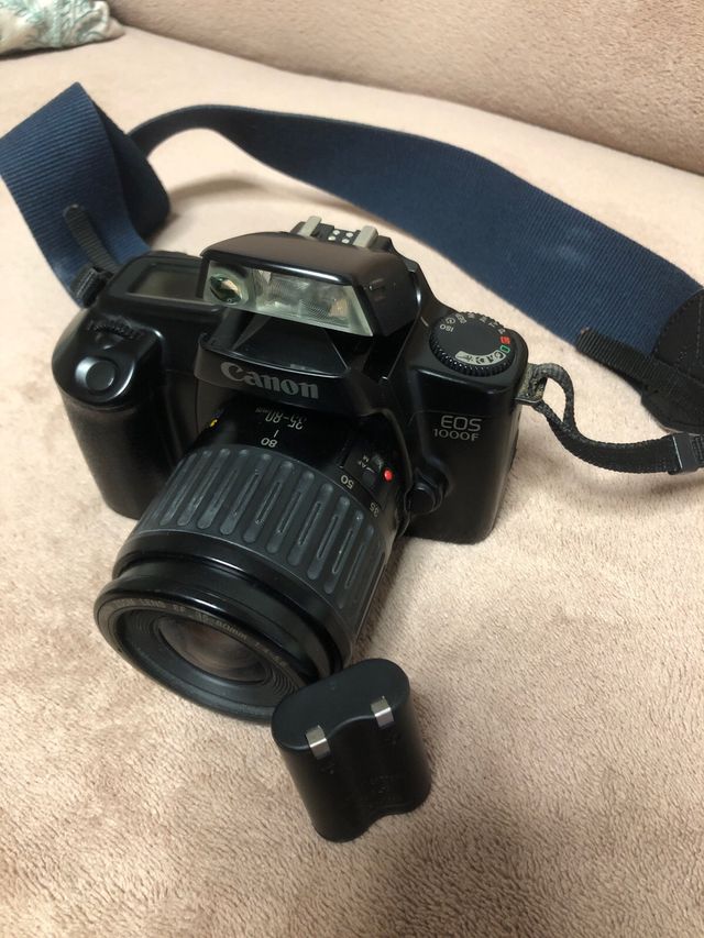 Cámara analógica Canon EOS 1000F