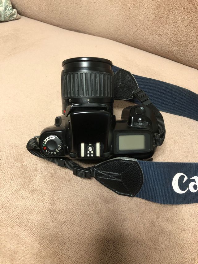 Cámara analógica Canon EOS 1000F