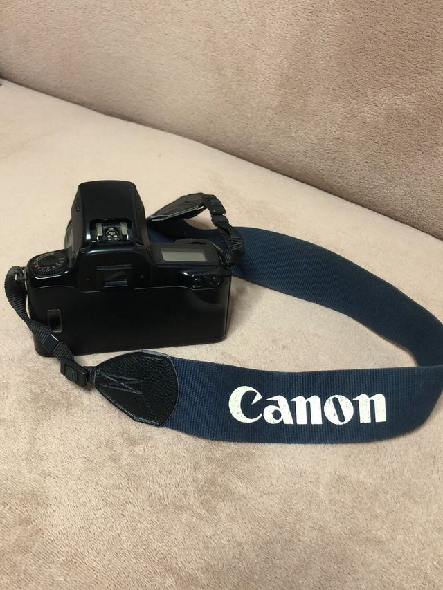 Cámara analógica Canon EOS 1000F