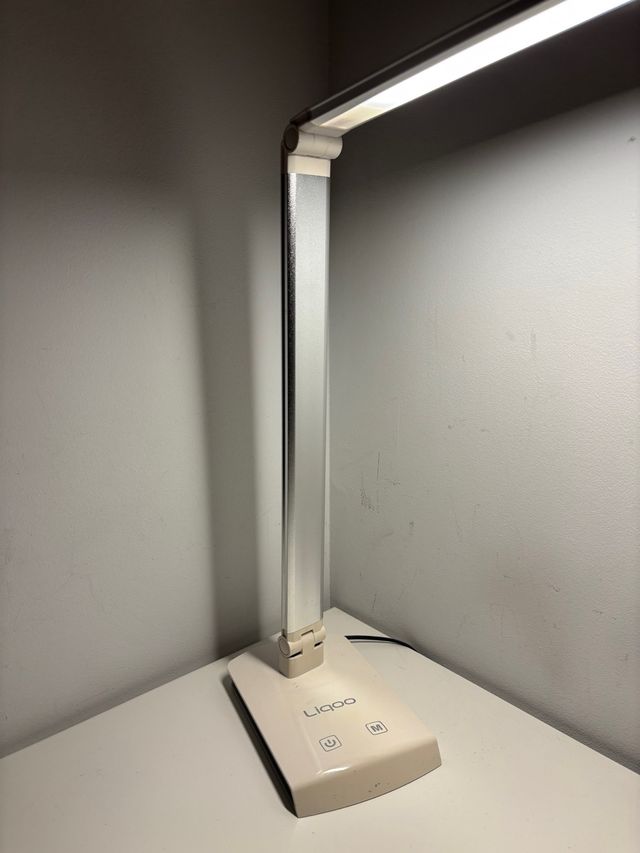 Lampada da scrivania LED flessibile Liaqoo Beige/Argento