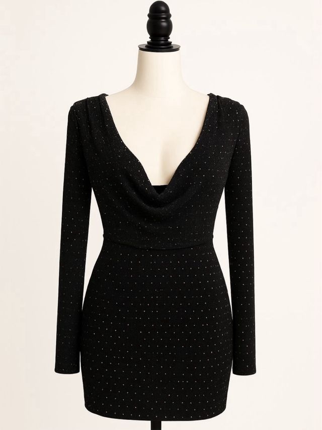 Vestido mini negro con brillos