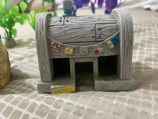 Acuario con plantas y fondo azul