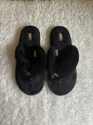 Chanclas PUMA Fluff Flip Pelo Negro