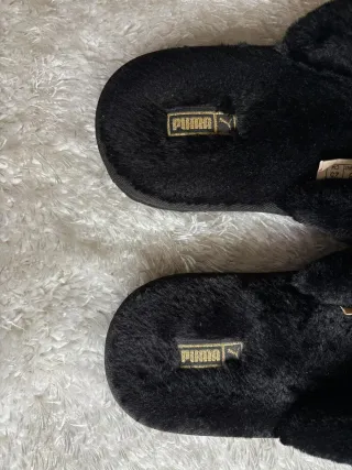 Chanclas PUMA Fluff Flip Pelo Negro