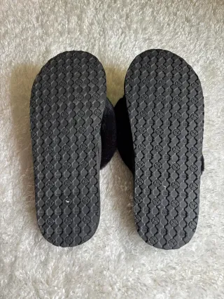 Chanclas PUMA Fluff Flip Pelo Negro