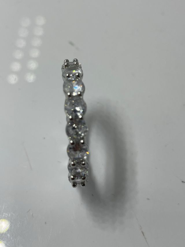 Anillo de plata con circonitas