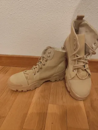 Botas zapatillas beige