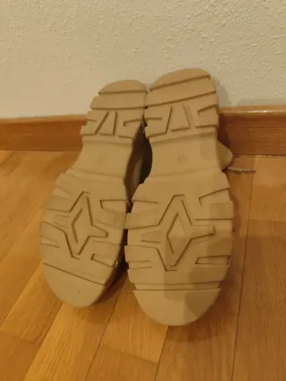 Botas zapatillas beige