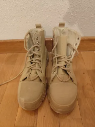 Botas zapatillas beige