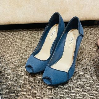 Zapatos de tacón azul