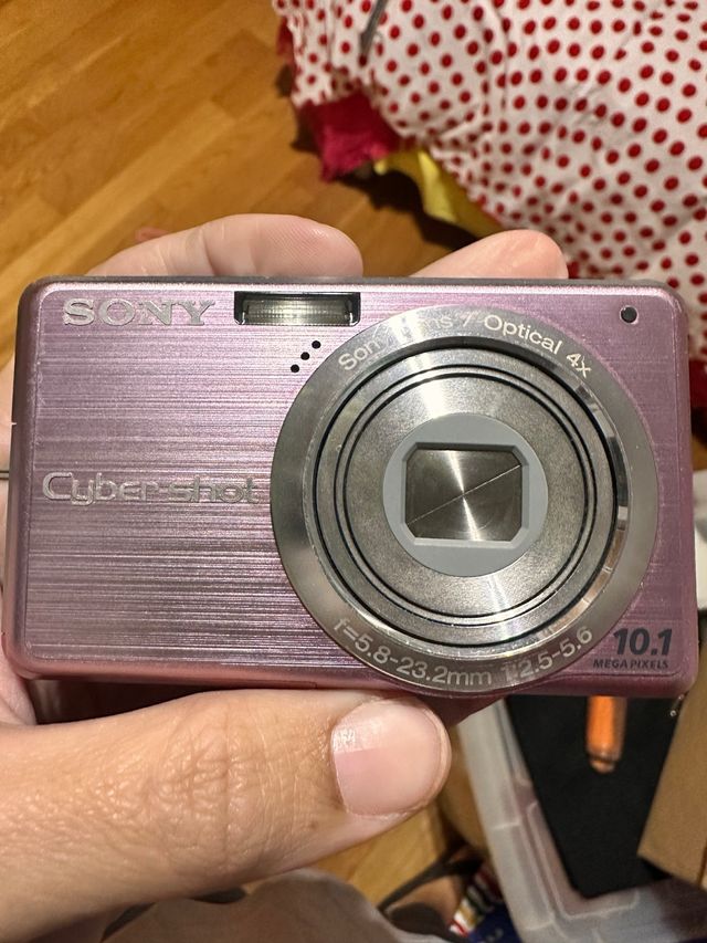 CÁMARA ROSA COMPACTA SONY CYBER-SHOT