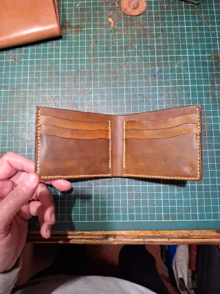 Billeteras de cuero auténtico hechas a mano