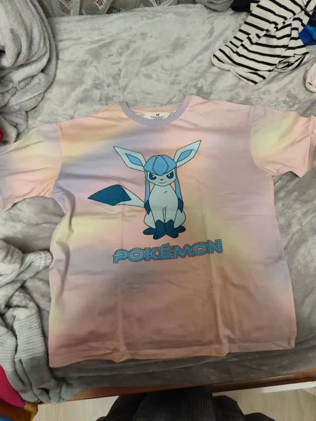 Camiseta Pokémon Glaceon Tie-Dye