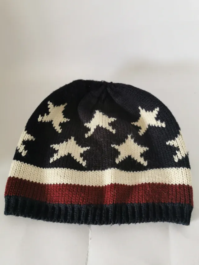 Gorro y cuello de niño talla 4-5 años de Zara.