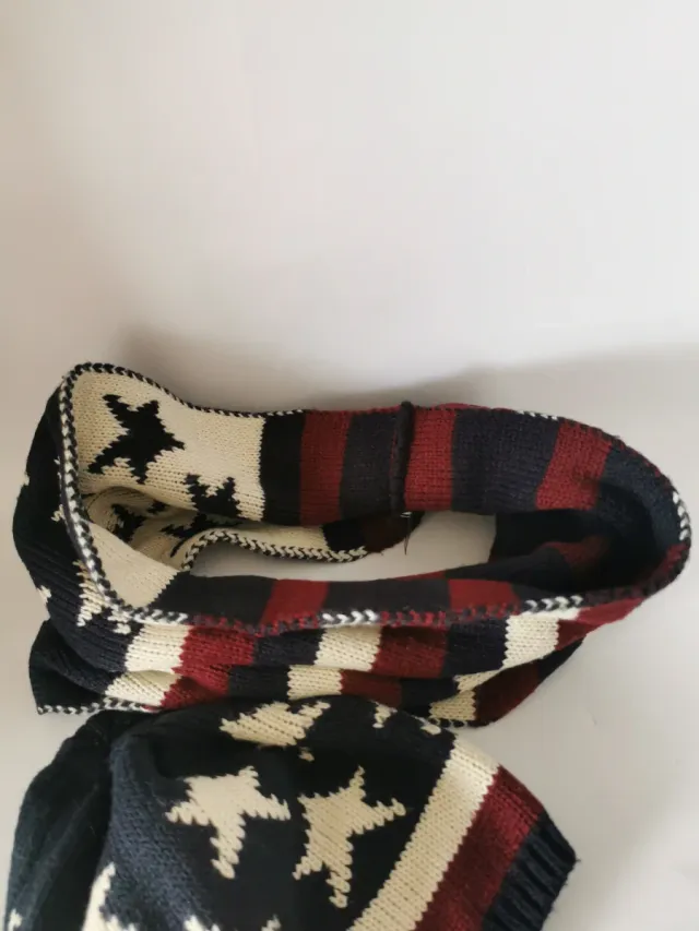 Gorro y cuello de niño talla 4-5 años de Zara.