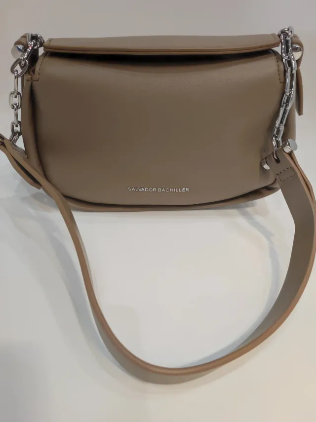Bolso Salvador Bachiller con cadenita de metal